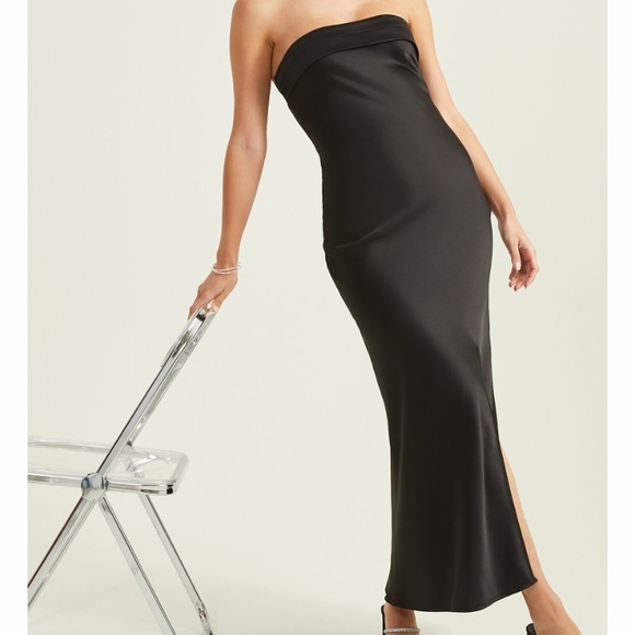 Nwt black satin strapless gown w/ open back and side slit midi length size Small - Picture 2 of 4